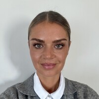 Assistante personnelle, Domestic worker