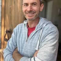 Couple de rgisseurs, Homme toutes mains