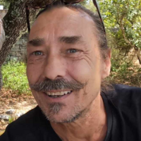 Gardien, Homme toutes mains