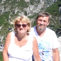 Couple de gardiens, Homme toutes mains